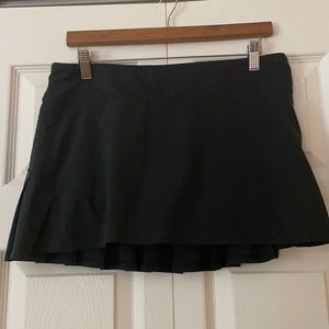Lululemon skirt 8